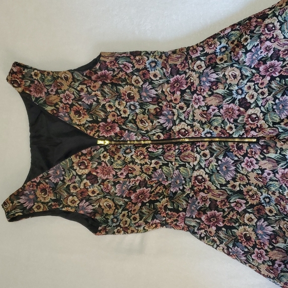 NEW LOOK Floral Print Mini Dress - Picture 5 of 7